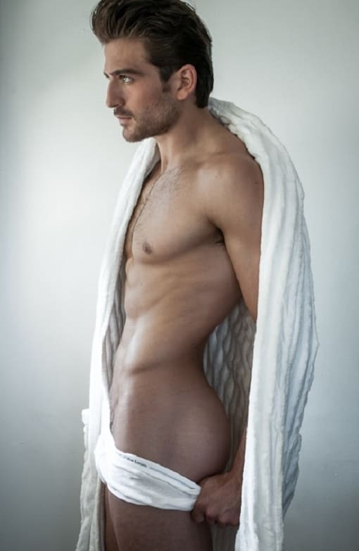 Foto de um modelo delicioso: Jacob Burton sem roupa.