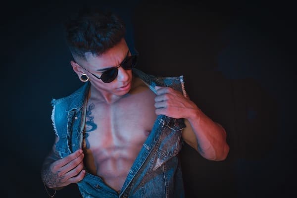 Exxtevão é ator pornô gay Brasileiro